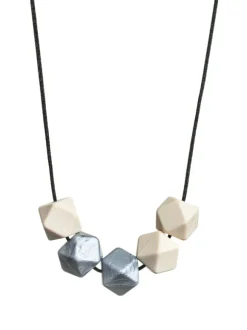 Imetyskoru (ivory-hopea)