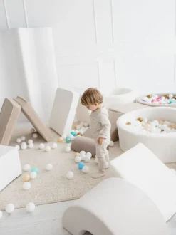 Pehmustettu pallomeri, leikkialusta, liukumäki ja portaat - Teddy Beige