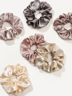 Scrunchie satiinihiusdonitsi