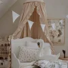 Vuodekatos jossa etuosassa röyhelö, beige